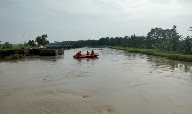 Tim SAR Cari Korban Tenggelam di Sungai Cipelang