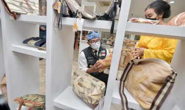 Kerabat Store Dekranasda Jabar Bikin Belanja Produk Kerajinan Serasa di Mal