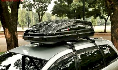 Tips Pasang Roof Box Mobil Agar Aman di Perjalanan