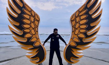 Monumen Dua Sayap Ikon Baru Pantai Sayang Heulang