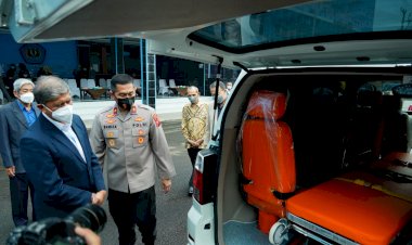Polda Jabar Serahkan Kendaraan Hibah Kepada Pengurus Universitas Langlangbuana
