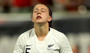 Bek Liverpool Cetak Hattrick Gol Bunuh Diri