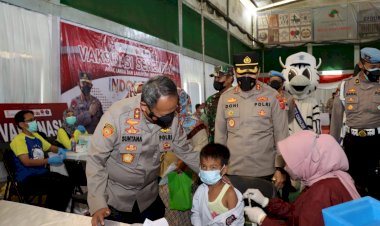 Kapolda Jabar Cek Pelaksanaan Vaksinasi Dan Baksos Di Cianjur