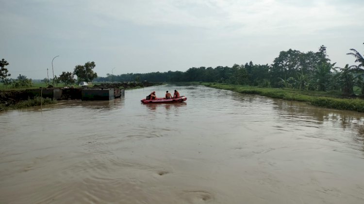 Tim SAR Cari Korban Tenggelam di Sungai Cipelang