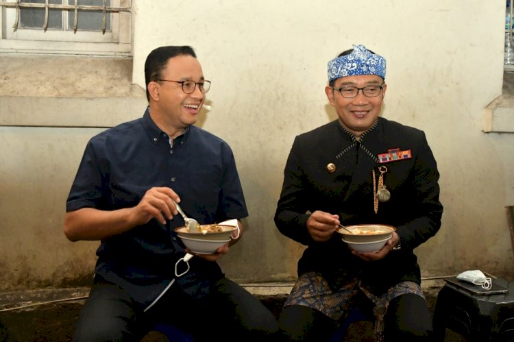 Ditemani Ganjar, Ridwan Kamil-Anies Nikmati Bubur Ayam