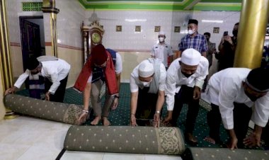 Yuk! Sholat Berjamaah Lagi di Masjid