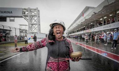 Roro Pawang Hujan Pahlawan MotoGP Mandalika
