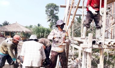 Bersama Masyarakat, Polisi Kerja Bakti Bangun Masjid