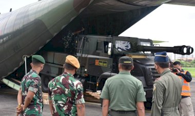 TNI AU Uji Loading dan Unloading Meriam 155 Caesar GS