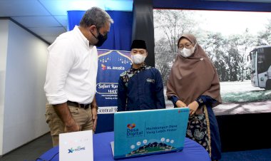 Dukung Desa Digital, XL Axiata Donasi Laptop ke Ponpes di Jawa Barat