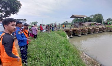 Tim SAR Cari Korban Tenggelam di Sungai Tarum Timur Subang