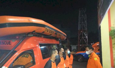SAR Bandung Evakuasi Korban Banjir Bandang di Sumedang