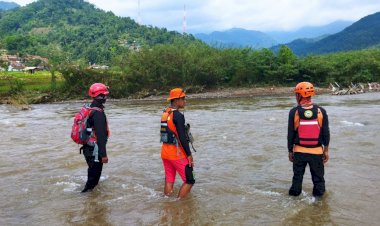 SAR Gabungan Lanjutkan Pencarian Anak Terseret Arus Sungai Cihonje Sumedang