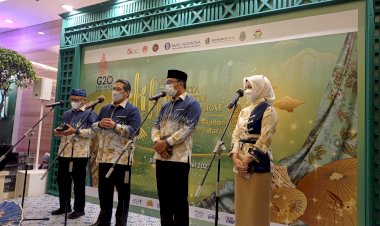 Fashion Show Motif Batik Daur Ulang, Bukti Nyata Geliat Ekonomi Kreatif Jawa Barat