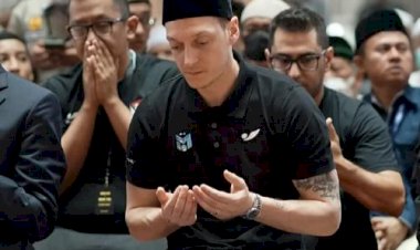 Mesut Ozil Terpukau Umat Muslim Indonesia