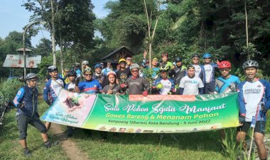 Pindad Cycling Community dan Cakrawana  Tanam 100 Bibit Pohon