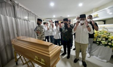 Tiba di Indonesia, Sejumlah Pejabat Pusat Shalatkan Jenazah Emeril Kahn Mumtadz