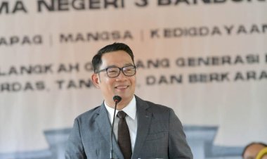 Ridwan Kamil : Ilmu Memang Penting Tapi Budi Luhur Jauh Lebih Penting