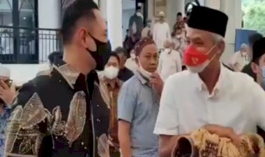 AHY dan Ganjar Bertemu di Mesjid Demokrat
