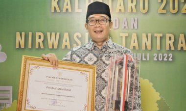 Ridwan Kamil Terima Penghargaan Nirwasita Tantra