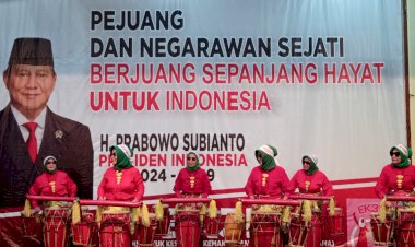 Emak-emak Dukung Prabowo Jadi Presiden 2024