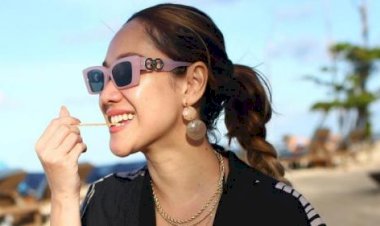 Gaya BCL di Pantai Bikin Jiwa Publik Meronta