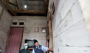 Ridwan Kamil Bantu Renovasi Rumah Warga Tak Mampu di Cianjur