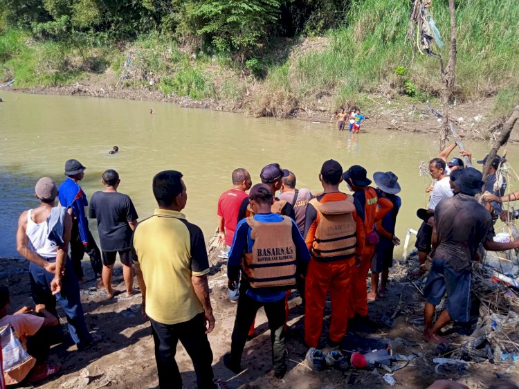 Tim Rescue Cari Korban Tenggelam di Kali Cimanis