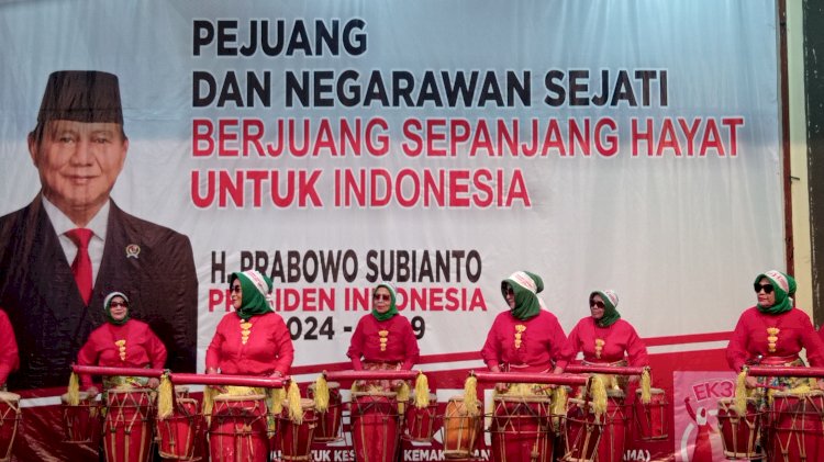 Emak-emak Dukung Prabowo Jadi Presiden 2024