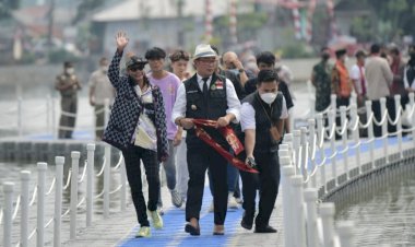 Bonge CS Ramaikan Peresmian Situ Rawa Kalong Depok