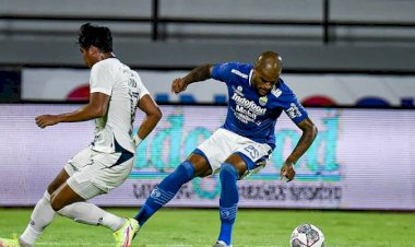 David Da Silva Bawa Kemenangan Perdana Persib Bandung
