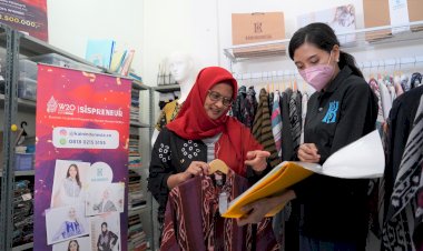 CEO XL Axiata Kunjungi Workshop UMKM Perempuan