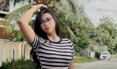 Angela Lorenza Bikin Jantung Pria....