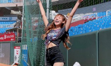 Dituding Payudaranya Palsu, Cheerleader Ini Buktikan dengan Cara Unik