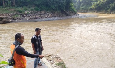 Basarnas Bandung Cari Korban Tenggelam di Sungai Cianjur