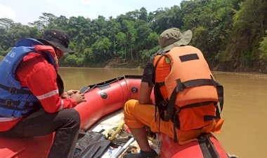Tim SAR Korban Tenggelam di Sungai Tasikmalaya