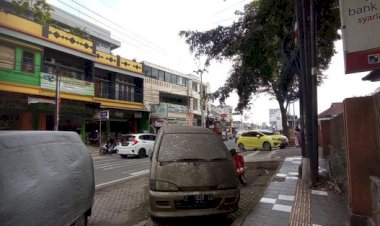 Misteri Mobil Terparkir Bertahun-tahun di Gerbang Kampus Unsil Tasikmalaya