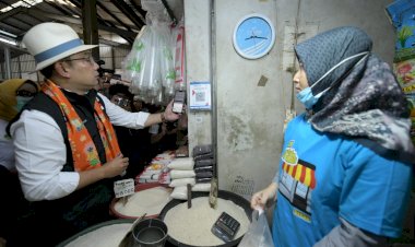 Terapkan QRIS, Ridwan Kamil Apresiasi Digitalisasi Pasar Tradisional Sukatani Depok