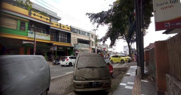 Misteri Mobil Terparkir Bertahun-tahun di Gerbang Kampus Unsil Tasikmalaya