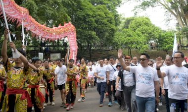 World Walking Day 2022, Ridwan Kamil Jalan Kaki Bersama Ratusan Warga Bogor