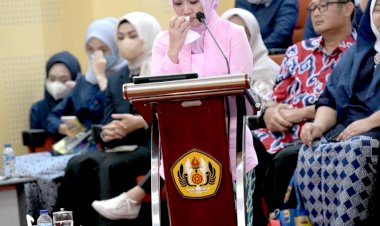 Atalia Raih Gelar Doktor Ilmu Komunikasi dengan Predikat Cum Laude