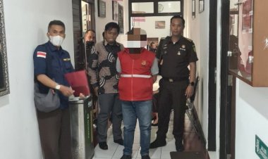 DJP Jabar I Serahkan Tersangka dan Barang Bukti Pidana Pajak ke Kejaksaan