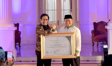 Gubernur Jawa Barat Raih Penghargaan dari Kemendes PDTT