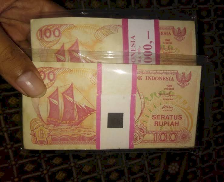 Punya Uang Kertas Rp 100 Pinisi Cetakan 1992? Dijual Laku Segini