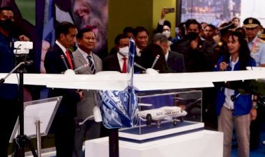 Pesawat N219 Amphibi Unjuk Gigi di Depan Jokowi dalam Indo Defence Expo & Forum 2022