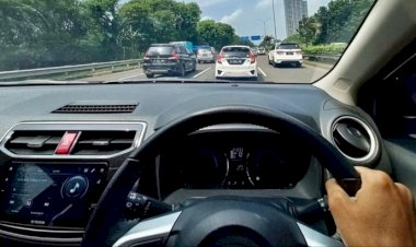 Cara Nyetir Mobil Matic Agar Lebih Irit BBM
