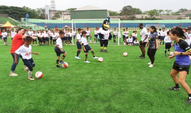 Pelatih Liga Inggris Bina Ratusan Telenta Muda Bandung