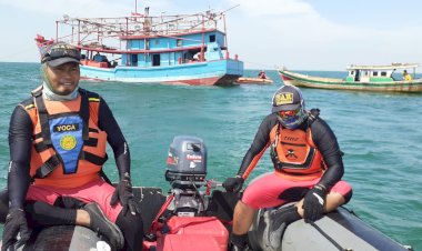 Tim SAR Gabungan Cari Korban ABK KM Harmony Jaya yang Terjatuh di Perairan Ujung Gebang Indramayu