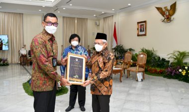 PLN Diganjar Penghargaan Green Leadership Utama