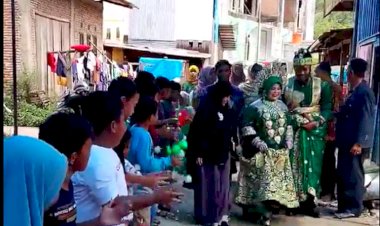 Viral, Pernikahan Disambut Lato-Lato
